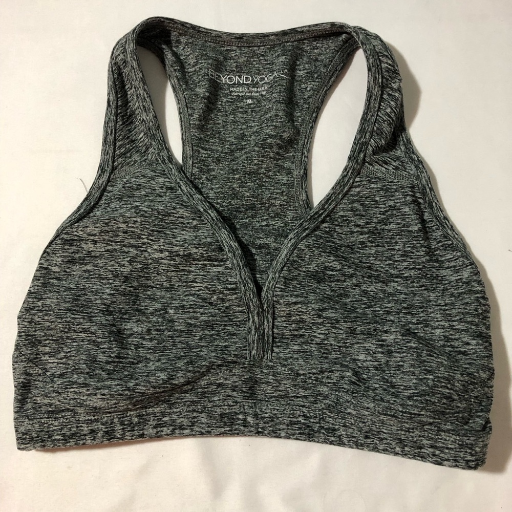 Beyond Yoga Lift Your Spirits Sports Bra (3) plunging v-neckline racerback M - Picture 6 of 8